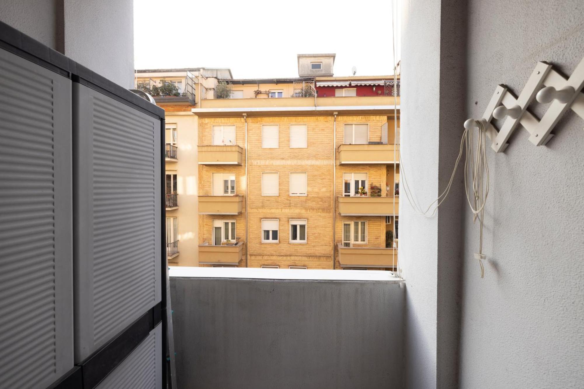 Tra Porta Susa E Piazza Statuto -Cortile Interno- トリノ エクステリア 写真